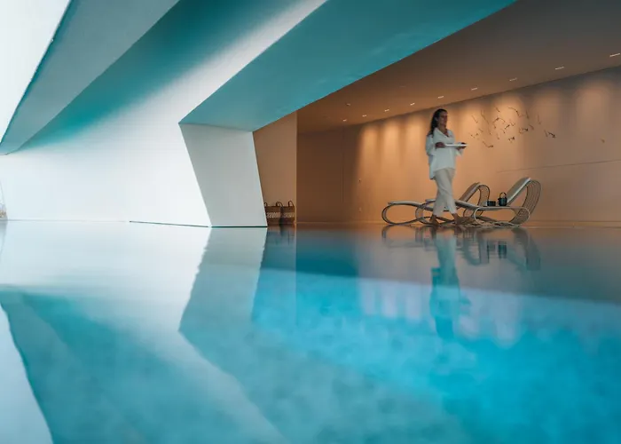 Nous Santorini Mesariá