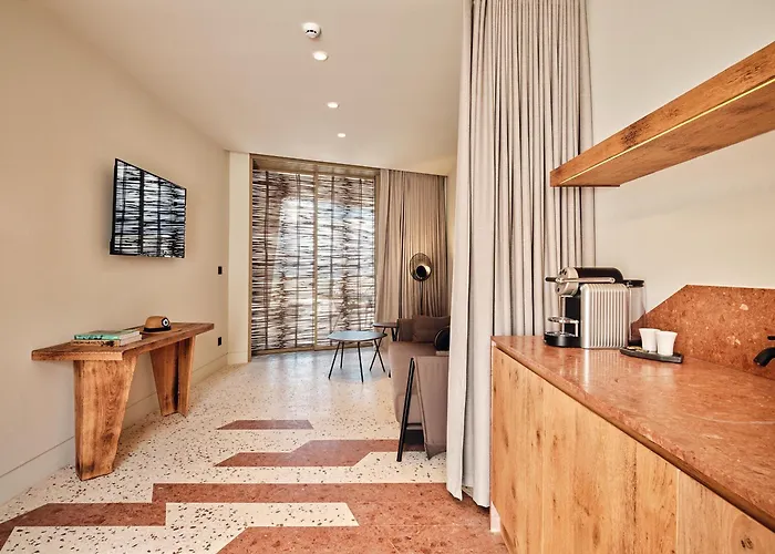 Station touristique Nous Santorini Mesariá