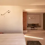 Resort Nous Santorini 5*