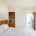 Nous Santorini 5*