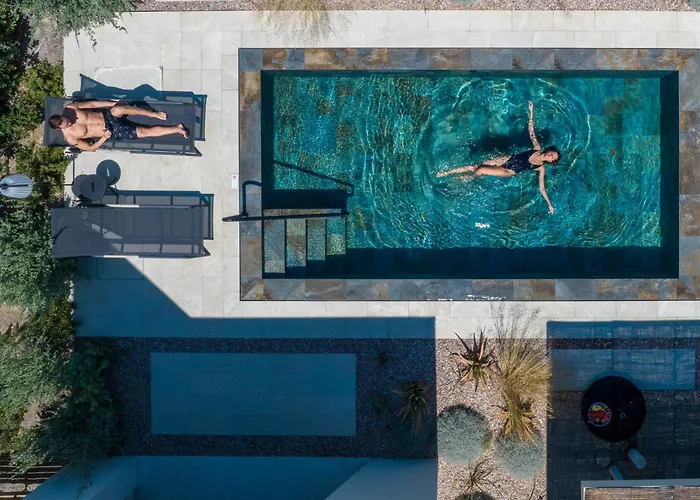 Resort Nous Santorini Mesariá