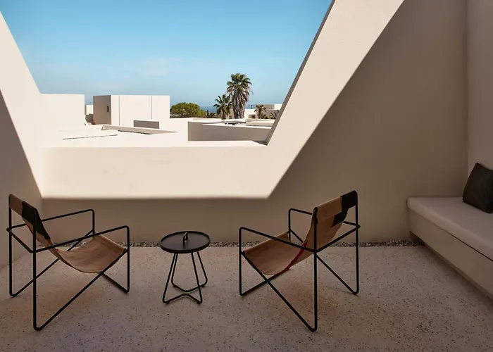 Nous Santorini 5* Mesariá