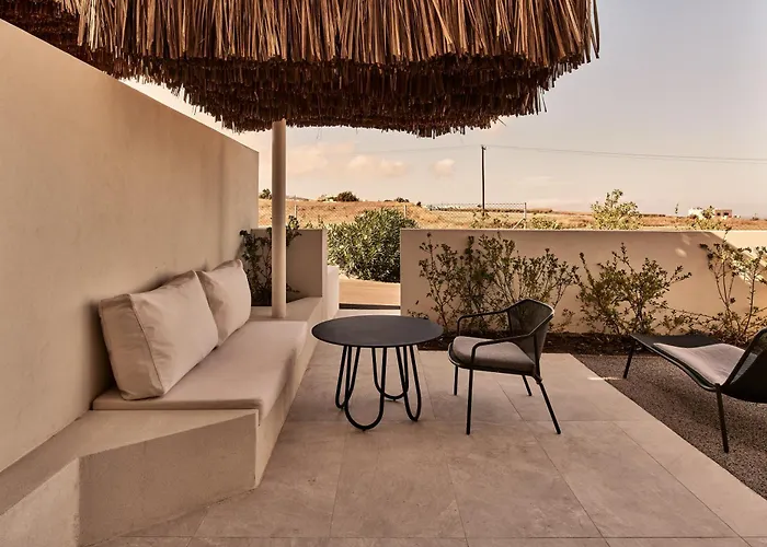 Nous Santorini Resort Mesariá