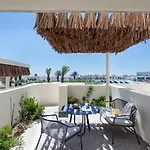 Nous Santorini