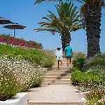 Resort Nous Santorini 5*