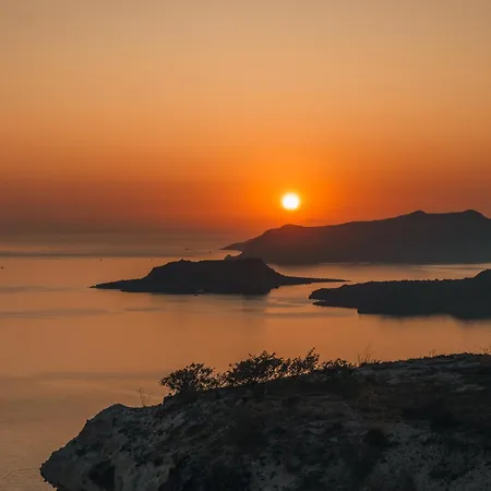 Rezort Nous Santorini Mesariá