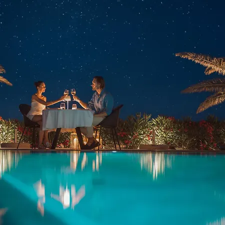 Rezort Nous Santorini Mesariá