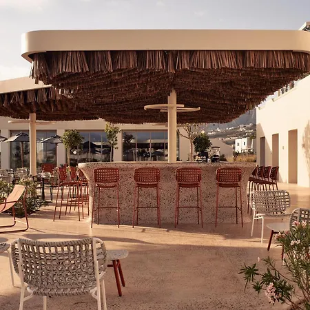 Nous Santorini Resort 5*