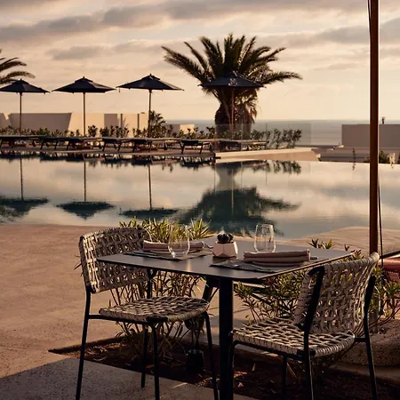 Nous Santorini 5*