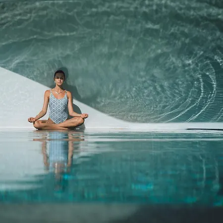 Nous Santorini Ośrodek wypoczynkowy 5*