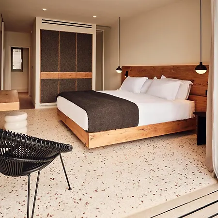 Rezort Nous Santorini 5*