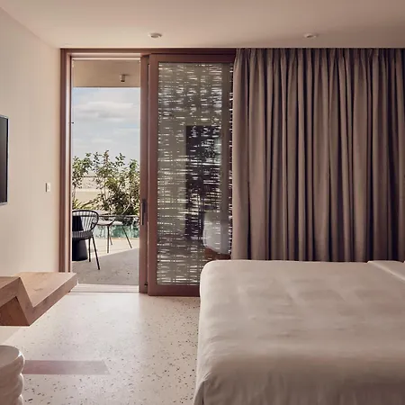Resort Nous Santorini 5*