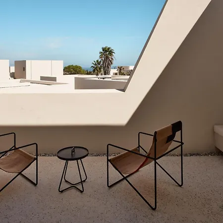 Nous Santorini 5* Messaria (Santorini)