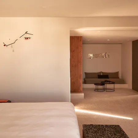 Ośrodek wypoczynkowy Nous Santorini 5*