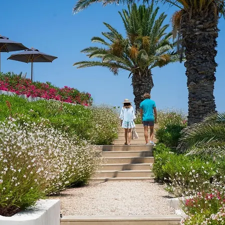 אתר נופש Nous Santorini, A Member Of Design 5*