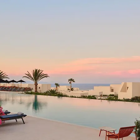 אתר נופש Nous Santorini, A Member Of Design 5*