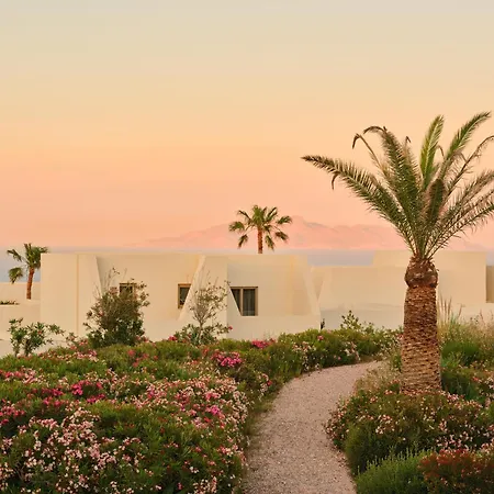 אתר נופש Nous Santorini, A Member Of Design 5*