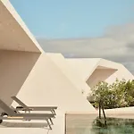 Nous Santorini