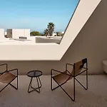 Nous Santorini 5* Messaria (Santorini)