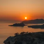 منتجع Nous Santorini 5*