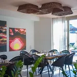 Nous Santorini Resort 5*