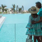 Nous Santorini منتجع ميساريا