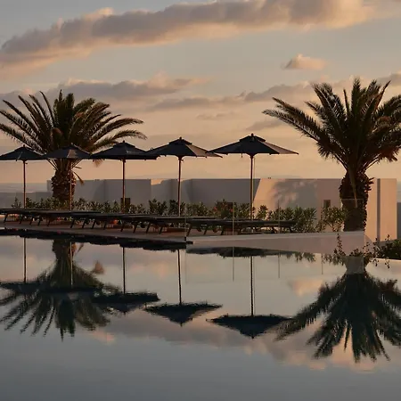 Resort Nous Santorini Mesariá